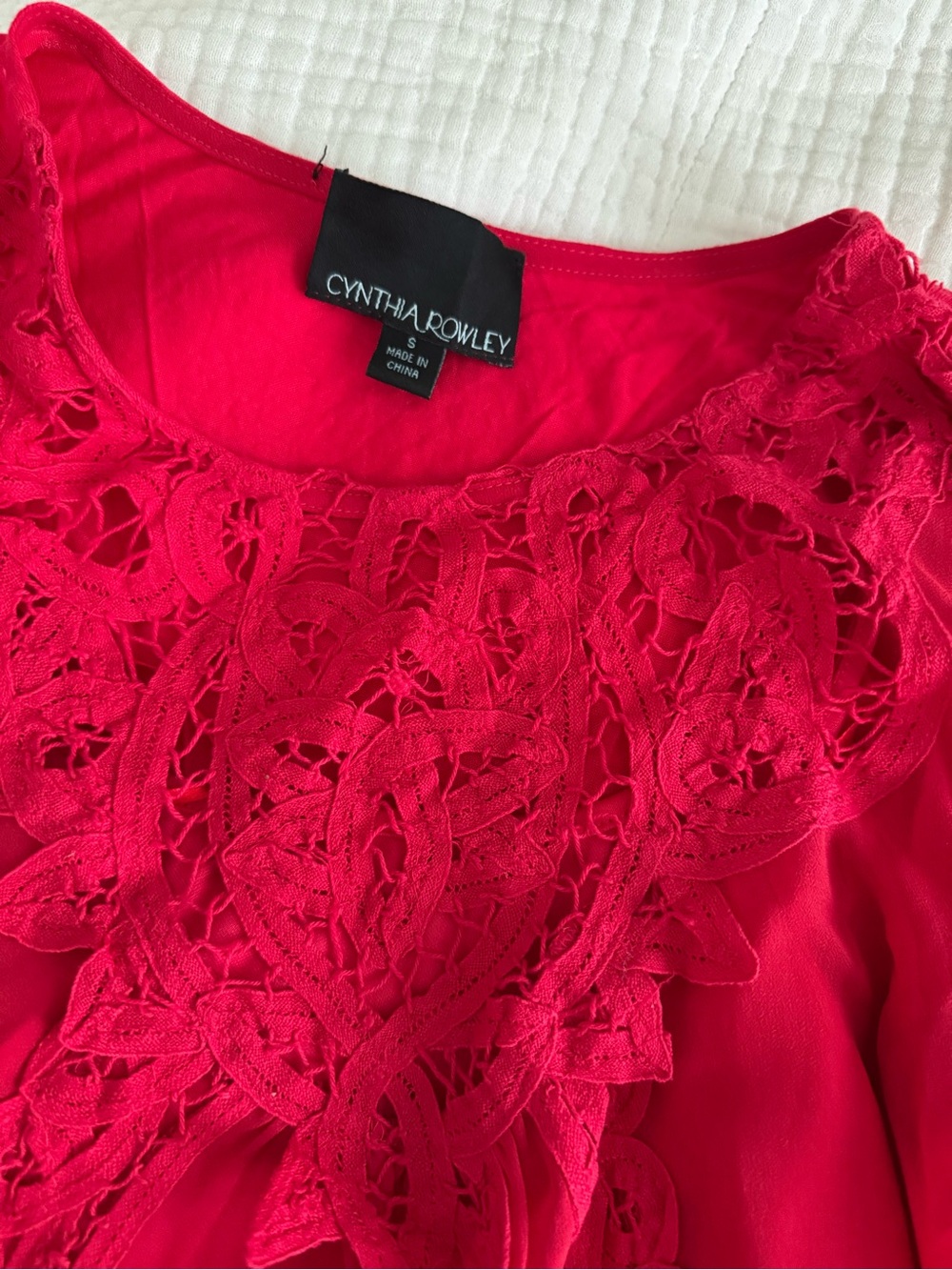 Red Bell Sleeved Lace Chiffon Blouse - Picture 3 of 6